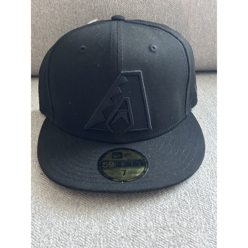 New Era Arizona Diamondbacks  Black on Black 59FIFTY Fitted Hat Size 7